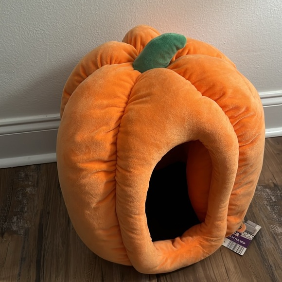 Pumpkin Fall Pet Bed - Picture 2 of 3